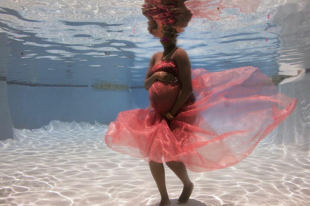 Beyonce Underwater Beyonce Underwater Photo Shoot Beyonce Pregnant Beyonce Twins 2 Skinnee Girl Confidence